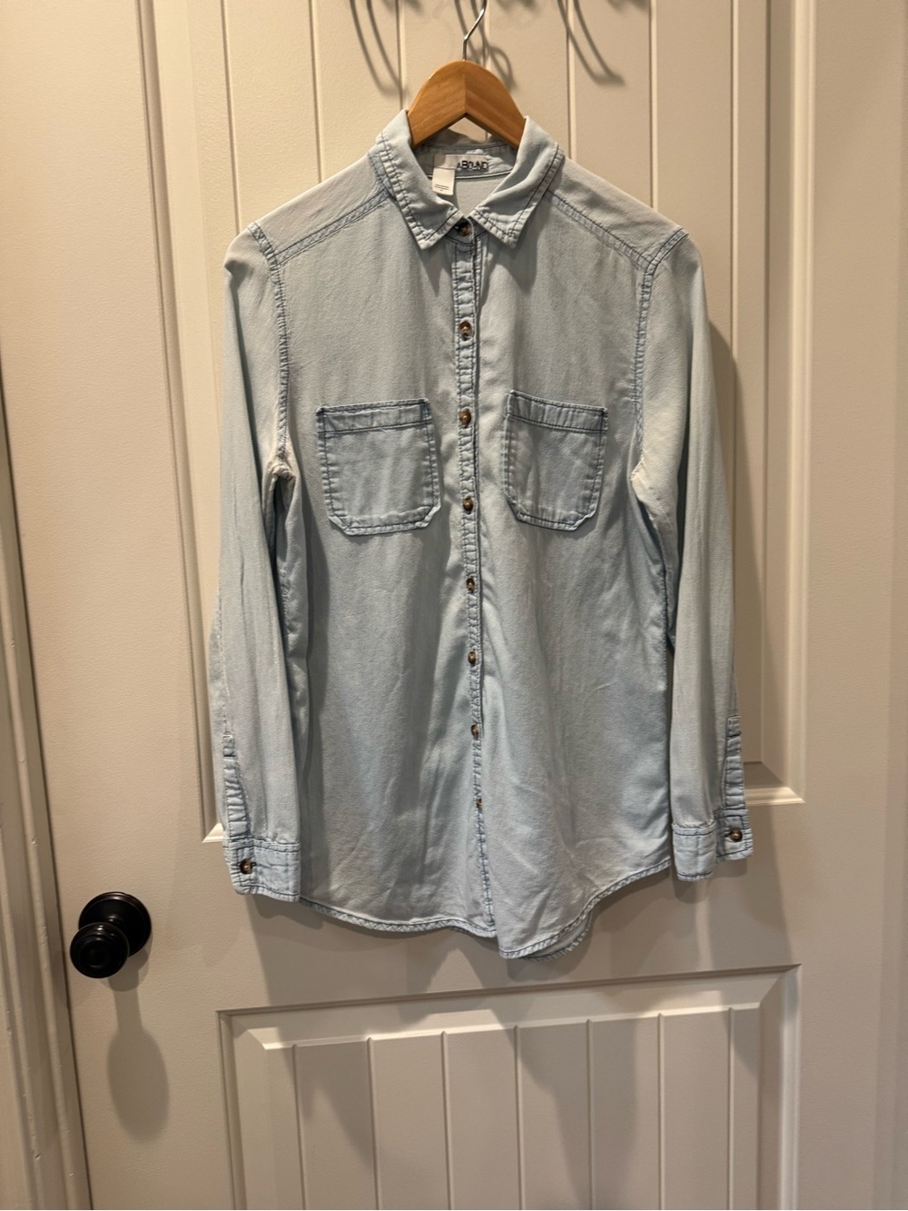 Abound Light Wash Denim Button Up Shirt Chambray Women's Size Small 100% Cotton